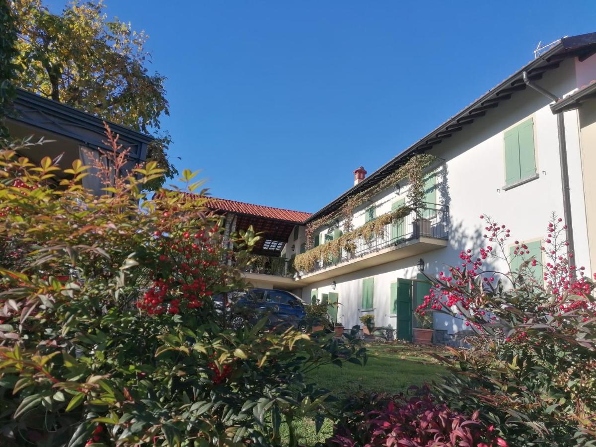 Casale Raffaello B&B Como Albese Con Cassano Bagian luar foto