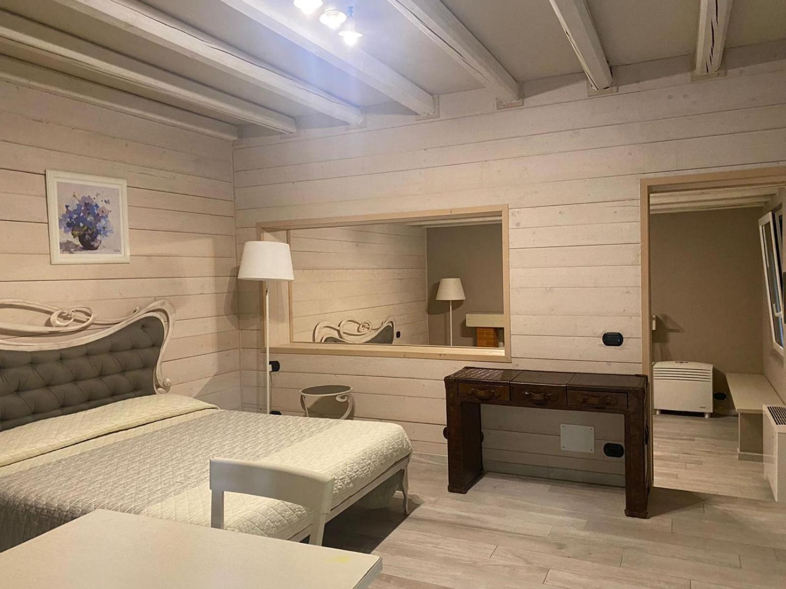 Casale Raffaello B&B Como Albese Con Cassano Bagian luar foto